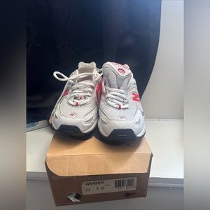 New Balance 642 Women's Running Tennis Shoe Size 7 D White Gray Red W642SR
